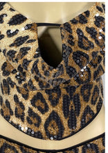 Load image into Gallery viewer, Leopard Sequin Halter & Capri Set