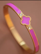 Load image into Gallery viewer, Clover bangles
