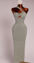 Load image into Gallery viewer, Vicky -maxi dress
