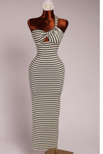 Load image into Gallery viewer, Vicky -maxi dress
