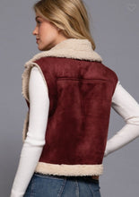 Load image into Gallery viewer, Faux suede inner fur zip zest
