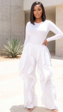 Load image into Gallery viewer, Ruffle pants white
