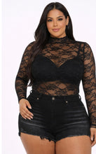 Load image into Gallery viewer, Plus lace top
