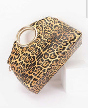 Load image into Gallery viewer, Leopard clutch
