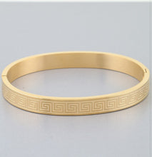 Load image into Gallery viewer, Gold told designer bangle
