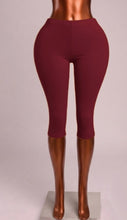 Load image into Gallery viewer, Essential capris
