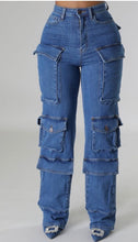 Load image into Gallery viewer, Denim med wash cargo
