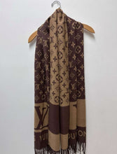 Load image into Gallery viewer, Winter scarfs
