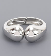 Load image into Gallery viewer, Metal hinge cuff bracelet
