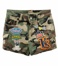 Load image into Gallery viewer, Patch work -shorts
