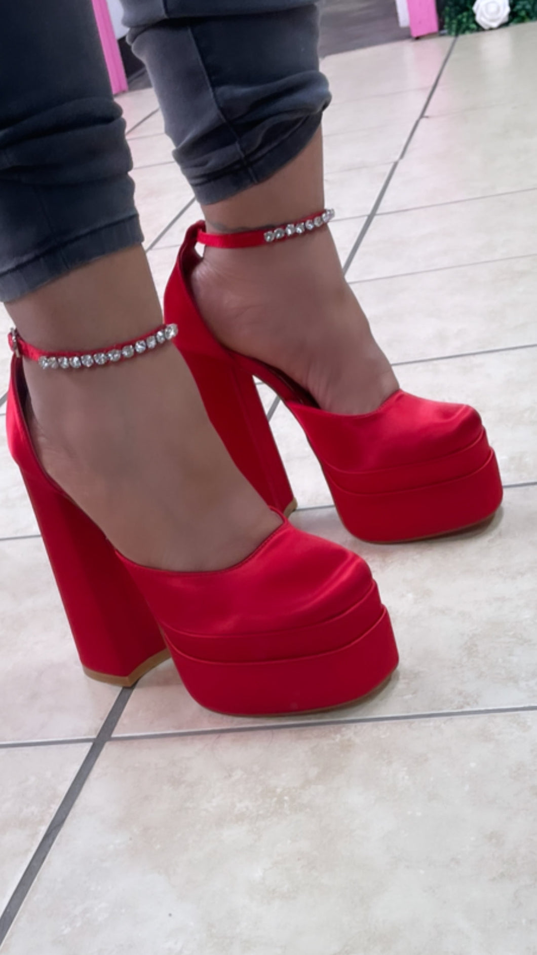 Vanity heels -red